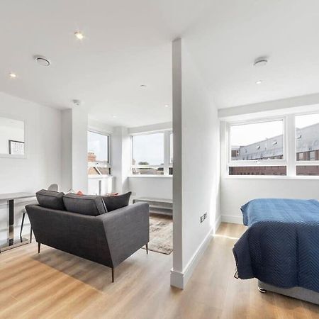 Bright Contemporary Studio In East Grinstead Esterno foto