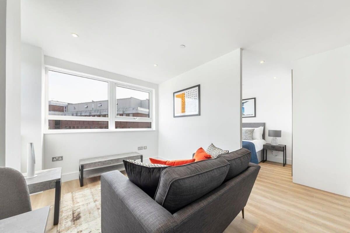 Bright Contemporary Studio In East Grinstead Esterno foto